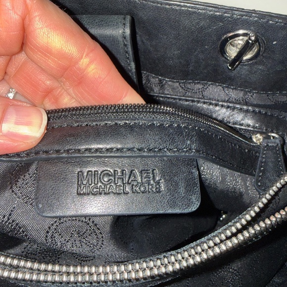 MICHAEL Michael Kors Black Quilted Shoulder Bag - Picture 11 of 12